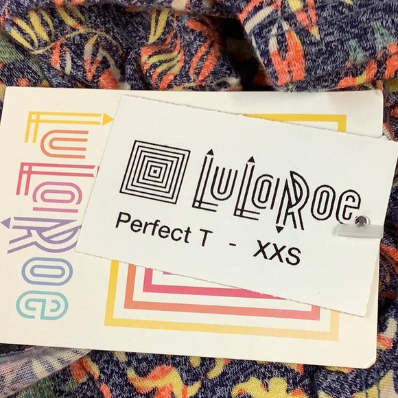NWT- Lularoe- Women’s Top - Picture 3 of 3